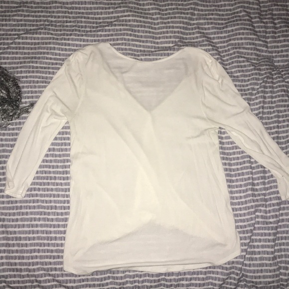White cross over quarter length sleeve shirt - Picture 2 of 2